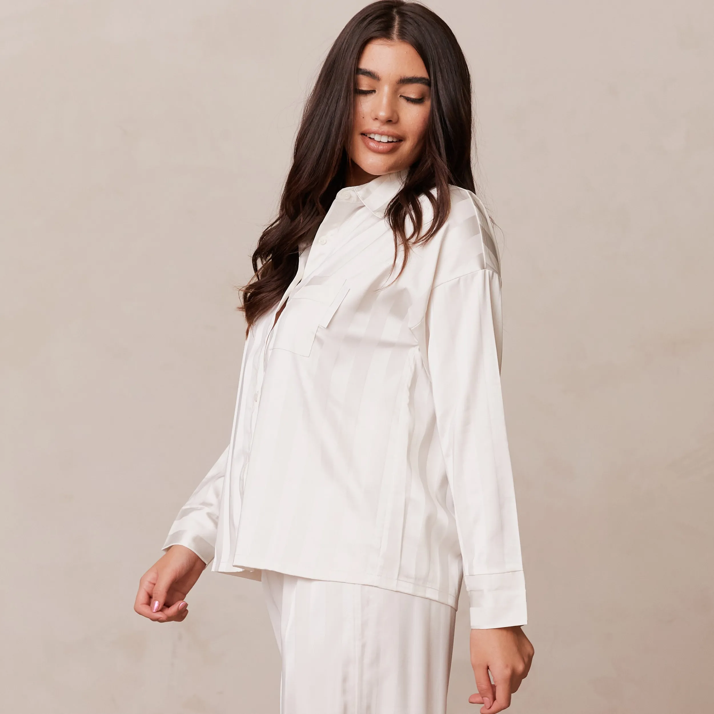 Lounge Underwear Pyjamastoppar<Striped Satin Pyjamaskjorta - Pärlfärgad